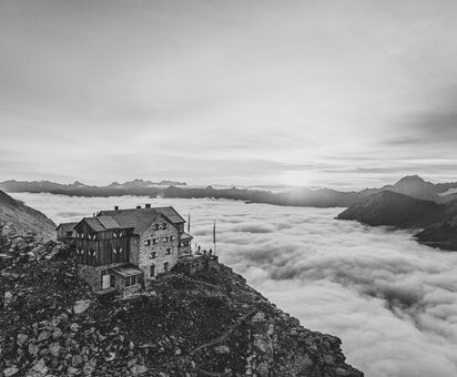 Ramolhaus hiking hut Ötztal Alps