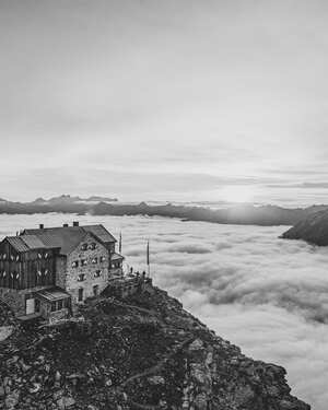 Ramolhaus hiking hut Ötztal Alps