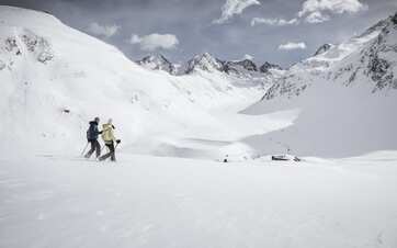 winter hiking on vacation in Obergurgl | © Ötztal Tourismus, Roman Huber